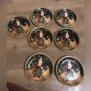 🐱 7 Identical Santa Plates
